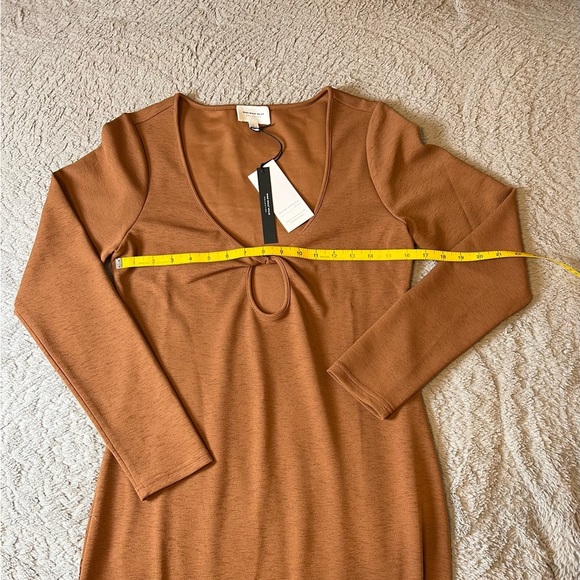 Who What Wear Fox Keyhole midi dress in Cocoa - Picture 5 of 5